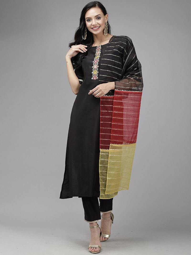 Women round neck embroidered liva kurta & trousers with dupatta