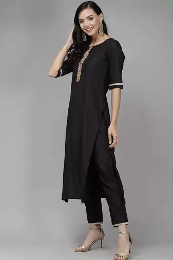 Women round neck embroidered liva kurta & trousers with dupatta