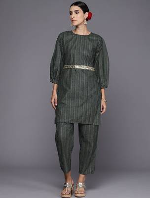 Women printed kurta with trousers 1