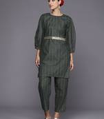 Women printed regular kurta with trousers