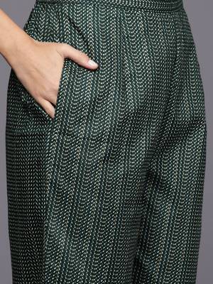 Women printed kurta with trousers 3