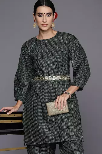Women printed regular kurta with trousers