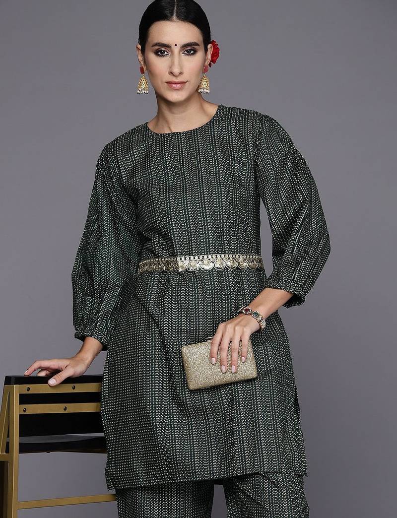 Women printed regular kurta with trousers
