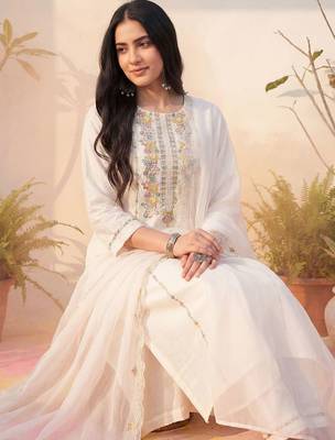 Women embroidered thread work cotton kurta with trousers & with dupatta 2