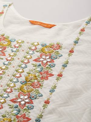 Women embroidered thread work cotton kurta with trousers & with dupatta 3