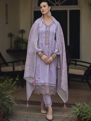 Lavender & pink floral embroidered thread work linen kurta set 1