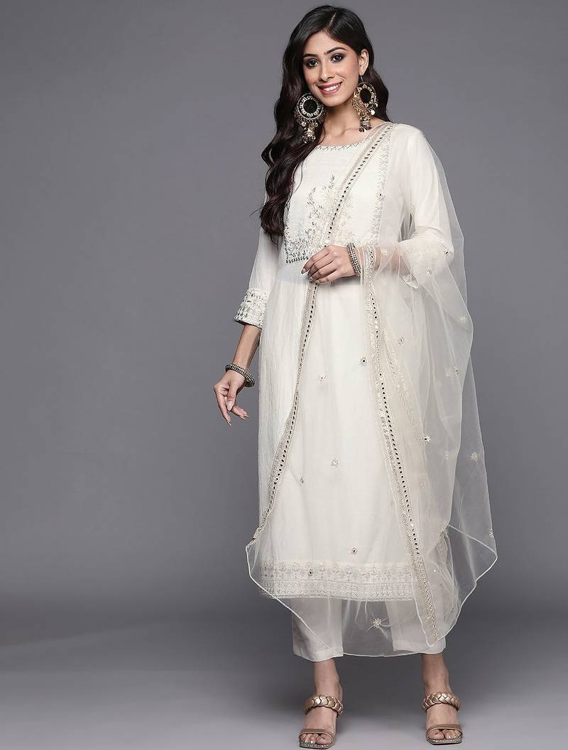 Women white ethnic motifs embroidered republic day kurta with trousers & with dupatta