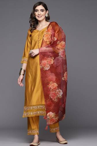 Women embroidered liva kurta with trousers & dupatta