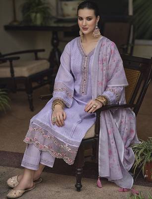 Lavender & pink floral embroidered thread work linen kurta set 4