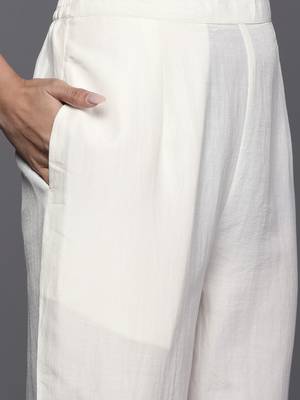 Women white ethnic motifs embroidered republic day kurta with trousers & with dupatta 4
