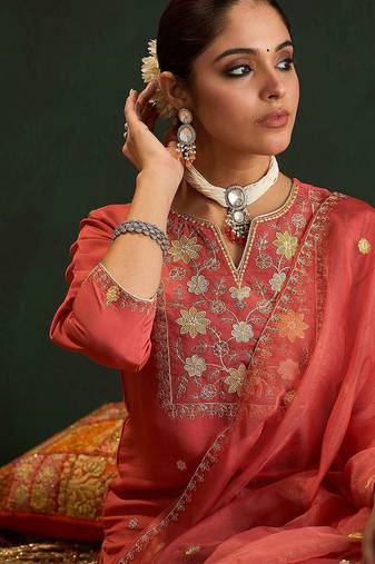 Women floral embroidered regular sequinned kurta with trousers & with dupatta