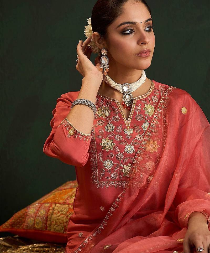 Women floral embroidered regular sequinned kurta with trousers & with dupatta