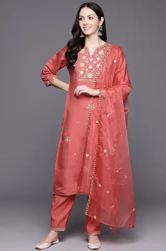 Women floral embroidered regular sequinned kurta with trousers & with dupatta