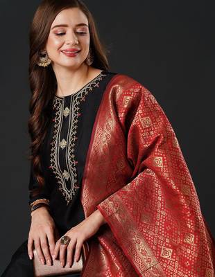 Ethnic motifs yoke design zari kurta & trousers with dupatta 1