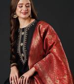 Ethnic motifs yoke design zari kurta & trousers with dupatta