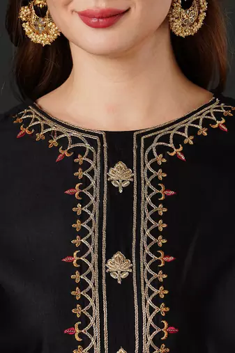 Ethnic motifs yoke design zari kurta & trousers with dupatta