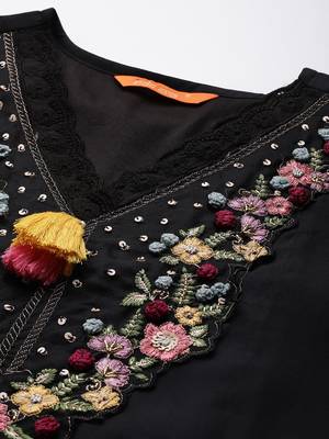 Women floral embroidered thread work kurta with trousers & with dupatta 3