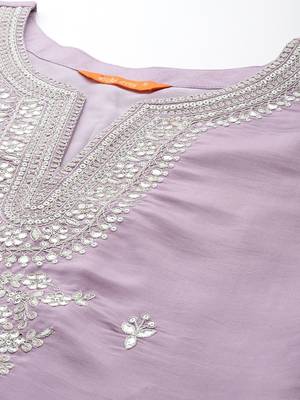 Ethnic motifs embroidered sequinned kurta with trousers & dupatta 3