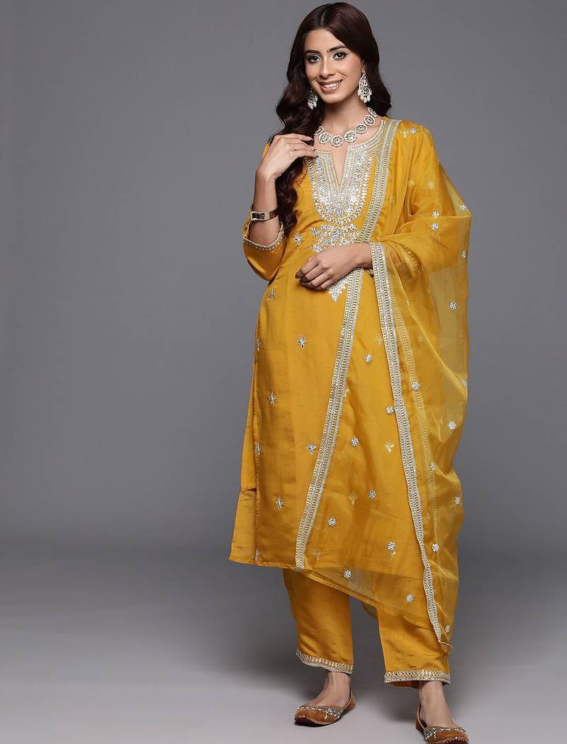 Floral embroidered regular sequinned kurta with trousers & dupatta