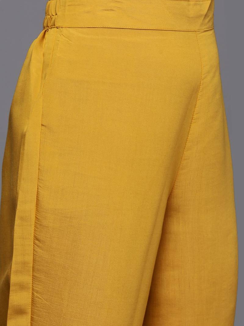 Floral embroidered regular sequinned kurta with trousers & dupatta
