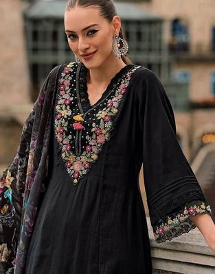 Floral yoke design thread work a-line kurta with trousers & dupatta 2