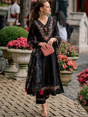 Floral yoke design thread work a-line kurta with trousers & dupatta 3