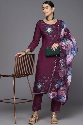 Women floral embroidered regular sequinned kurta with trousers & with dupatta