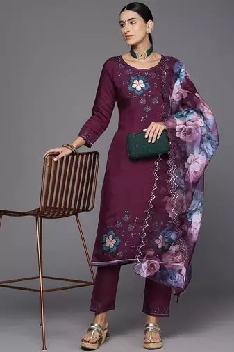 Women floral embroidered regular sequinned kurta with trousers & with dupatta