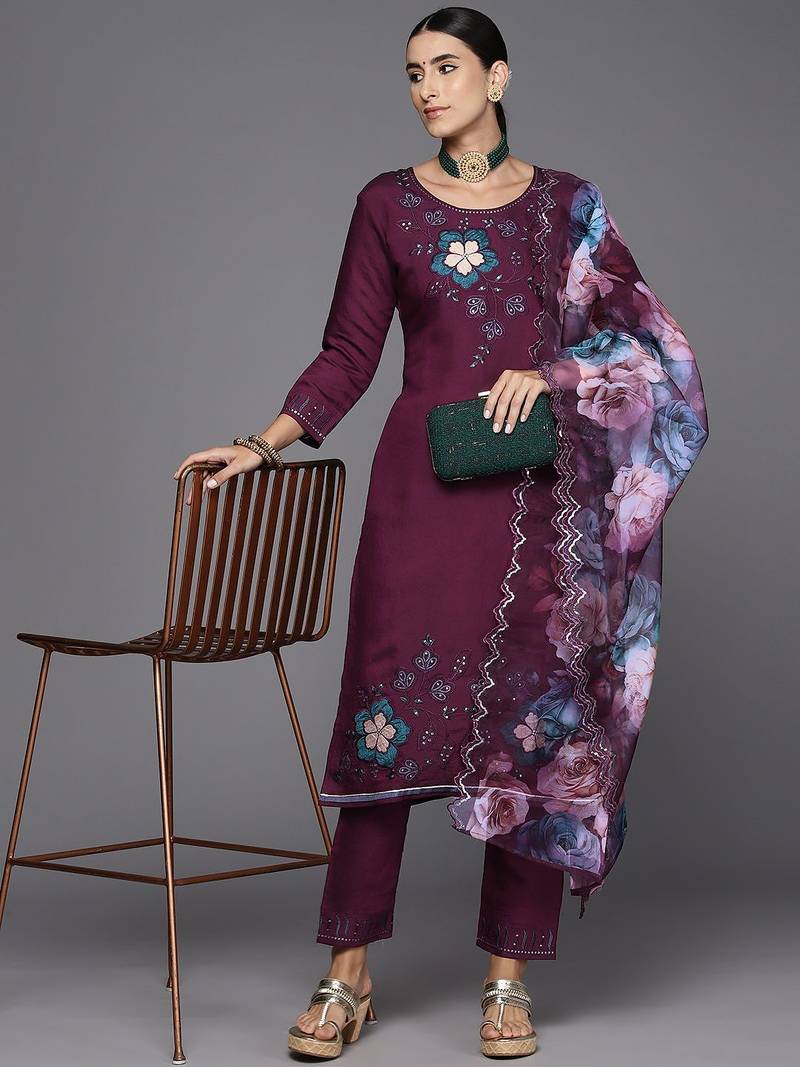 Women floral embroidered regular sequinned kurta with trousers & with dupatta