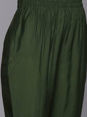 Floral embroidered thread work kurta with trousers & dupatta 3
