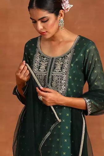 Embroidered chanderi silk kurta with trousers & dupatta