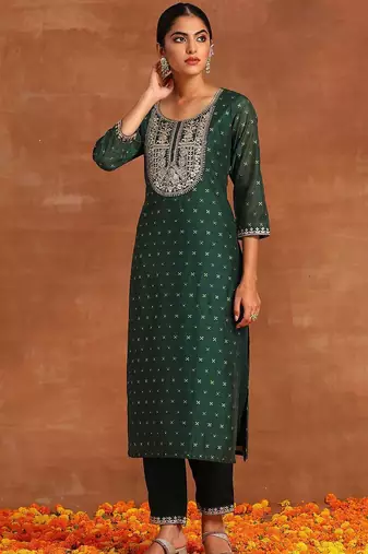 Embroidered chanderi silk kurta with trousers & dupatta