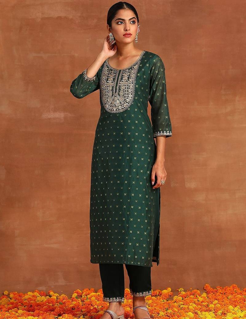Embroidered chanderi silk kurta with trousers & dupatta
