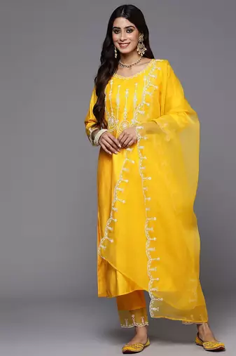 Women floral embroidered thread work liva kurta with trousers & with dupatta