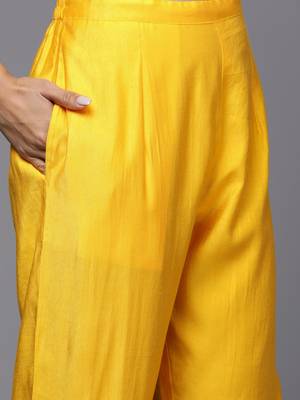 Women floral embroidered thread work liva kurta with trousers & with dupatta 3