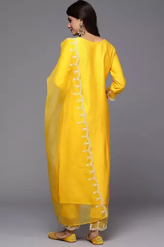 Women floral embroidered thread work liva kurta with trousers & with dupatta