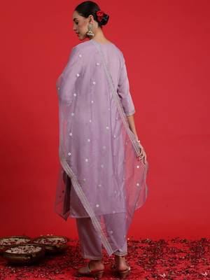 Embroidered sequinned straight kurta with trousers & dupatta 5