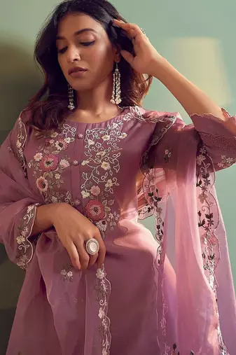 Floral embroidered regular thread work kurta with trousers & dupatta