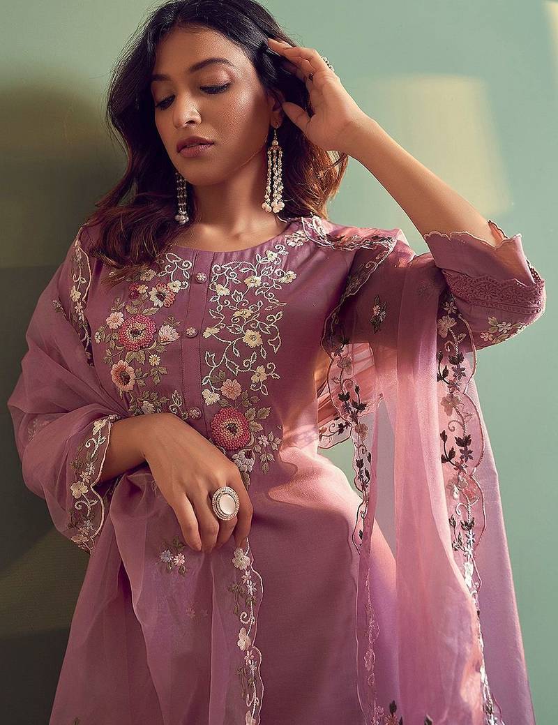 Floral embroidered regular thread work kurta with trousers & dupatta
