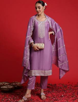 Floral embroidered sequinned kurta with trousers & dupatta 1