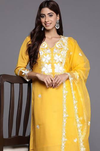 Women floral embroidered regular thread work kurta with trousers & dupatta