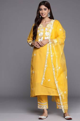 Women floral embroidered thread work kurta with trousers & dupatta