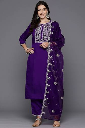 Women floral embroidered thread work kurta with trousers & with dupatta
