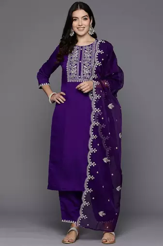Women floral embroidered thread work kurta with trousers & with dupatta