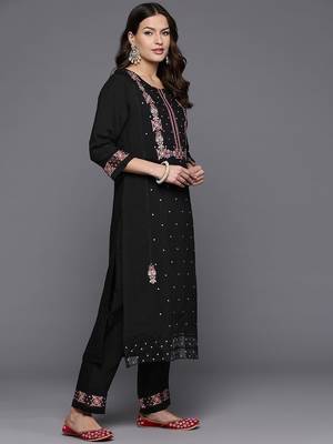 Women floral embroidered thread work kurta with trousers & with dupatta 5