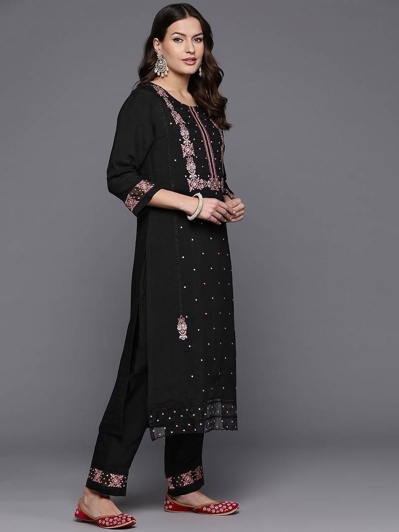 Women floral embroidered regular thread work kurta with trousers & with dupatta