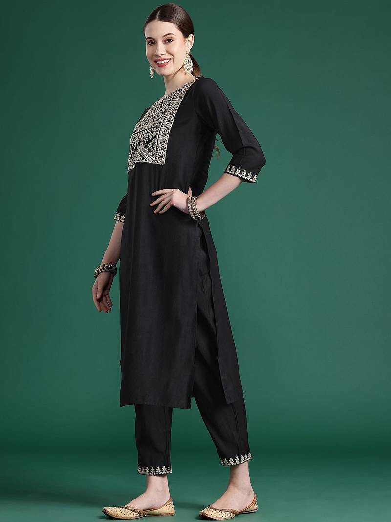 Yoke design zari liva kurta with trousers & dupatta