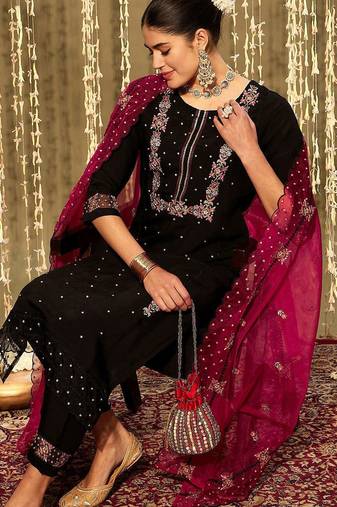 Floral embroidered regular thread work kurta with trousers & dupatta