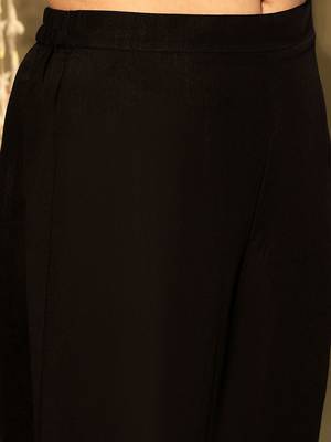 Floral embroidered thread work kurta with trousers & dupatta 3