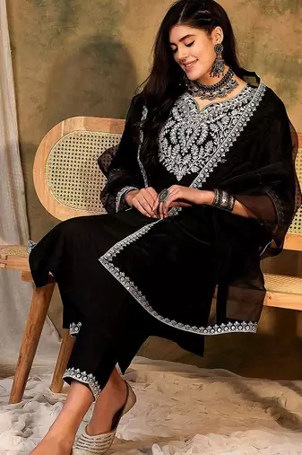 Floral yoke design regular thread work kurta with trousers & dupatta